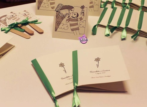  libretti messa ventagli e cavallotti segnatavolo con sposi stilizzati e nastro verde