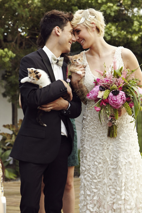 matrimonio-col-gatto-quando-le-nozze-si-fanno-graffianti-sposi-con-gattini-Josh-Madson-Photography