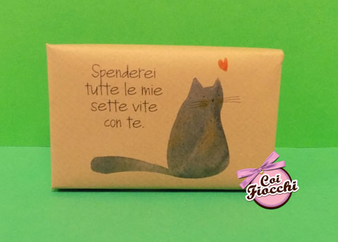 segnaposto nozze tema gatti saponetta profumata in sapone naturale con gatto nero e frase romantica