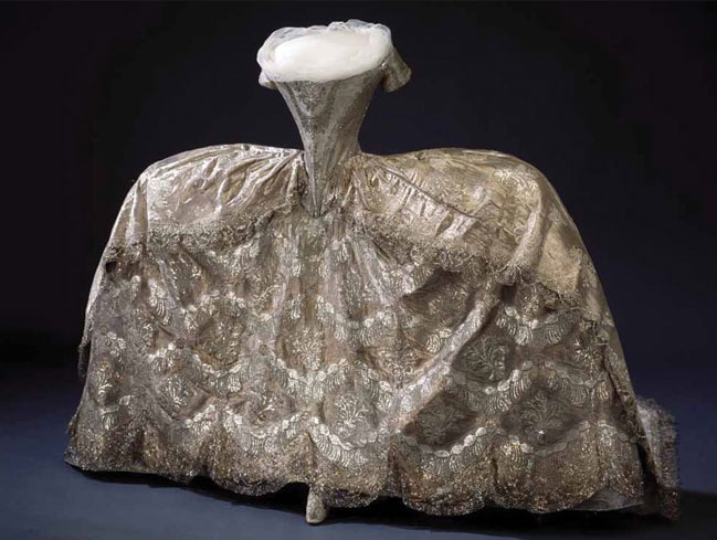 storia dell'abito da sposa del Settecento: vestito da sposa di Edvige Elisabetta Carlotta conservato al Museo Nazionale di Stoccolma, 1774