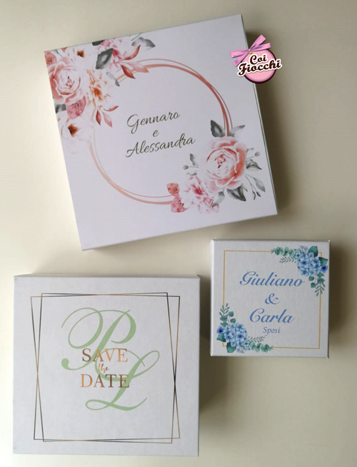 scatoline portaconfetti personalizzate con motivi floreali per il matrimonio