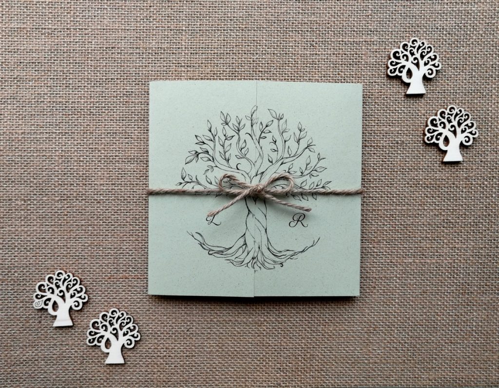 Partecipazione shabby con albero della vita disegnato su carta riciclata