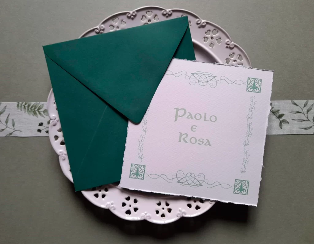 invito matrimonio verde elegante in carta amalfitana